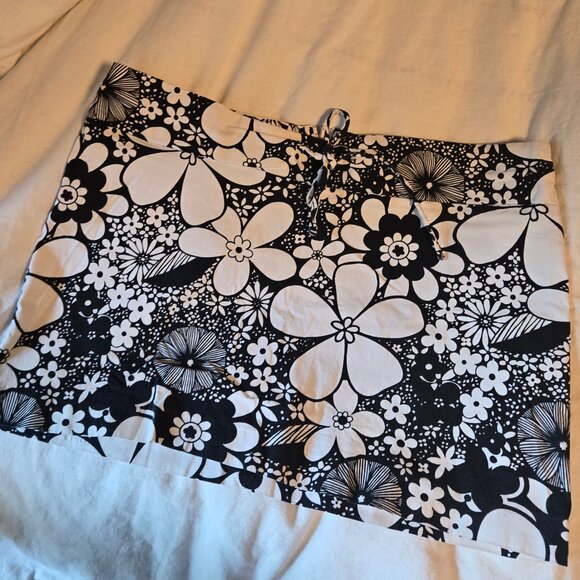 Vintage Garage Black and White micro mini skirt - Picture 5 of 8